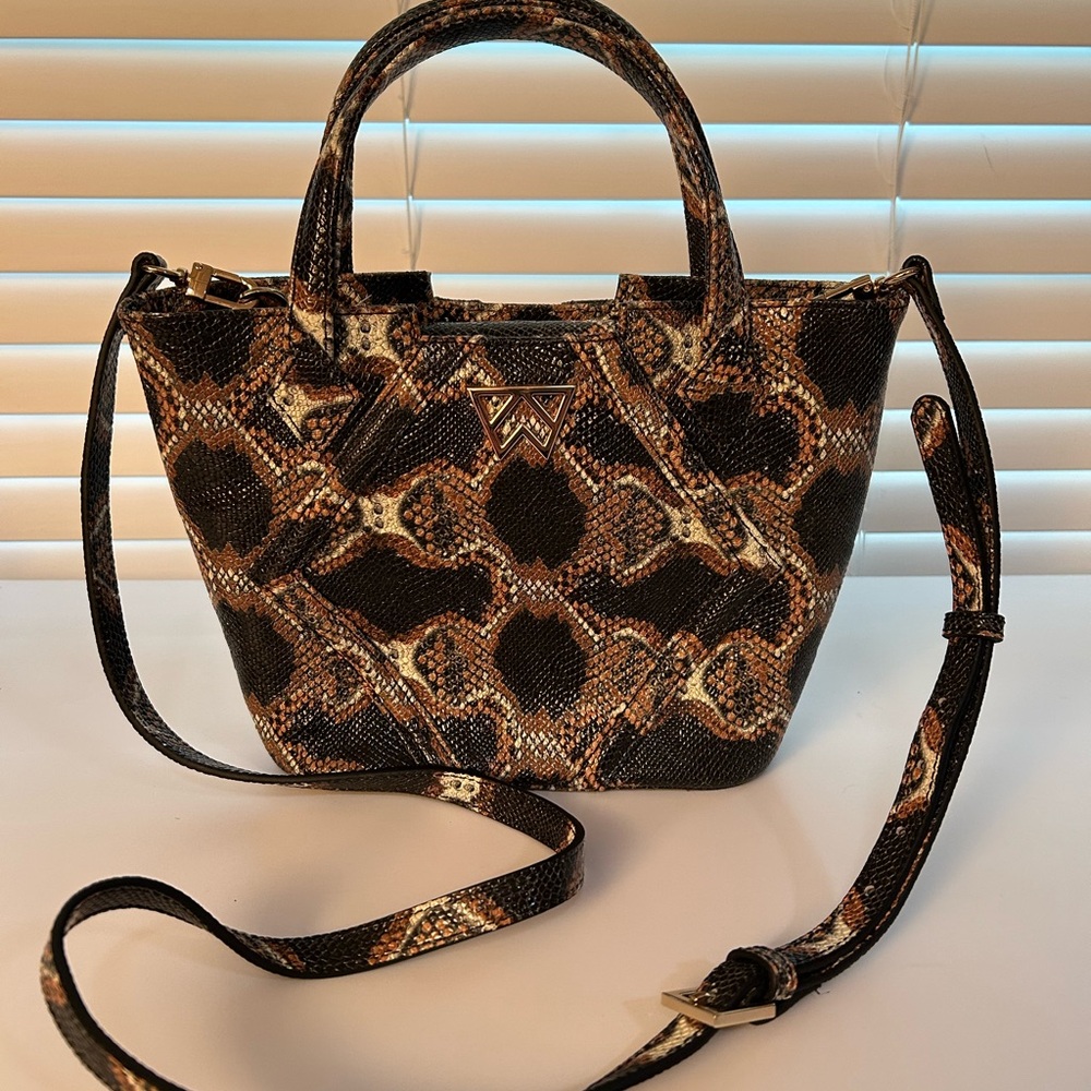 Kelly Wynne Snake-Print Mini Tote Bag in Rust/Brown and Black w/detachable strap - Picture 4 of 7